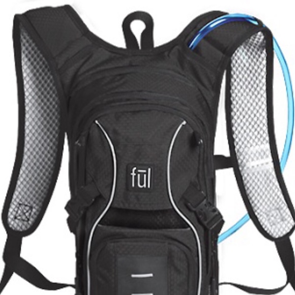 ful Hydration Multisport Pack - Picture 2 of 8